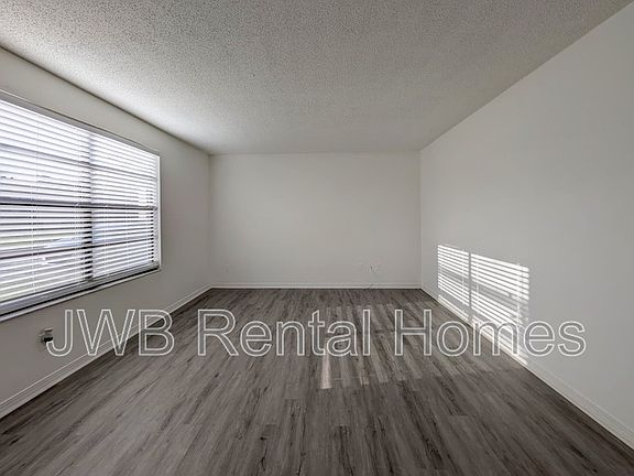 5th image of 476 Bentwood Ln #A