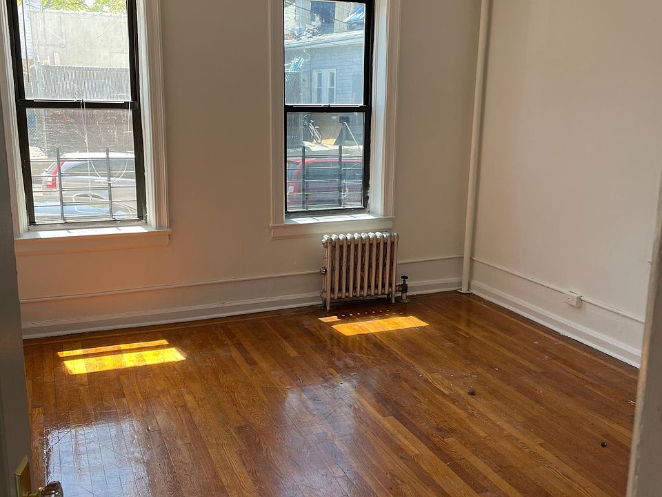 2nd image of 1 Richfield Ave APT 13