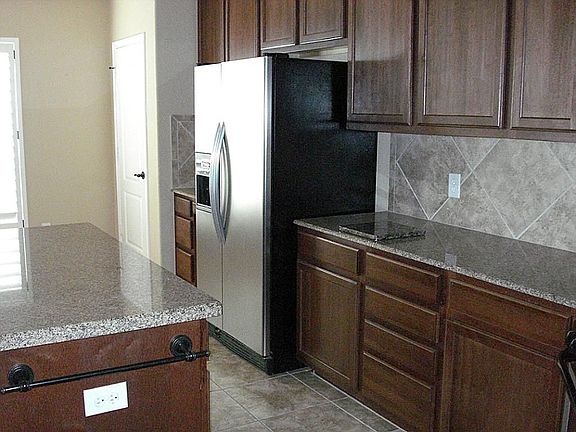 4th image of 3723 Lake Breeze Ln