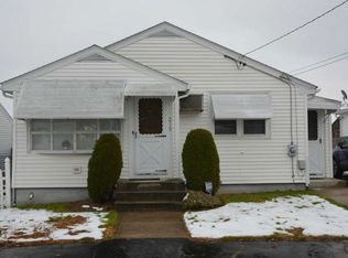 213 Windmill St, Pawtucket, RI 02860