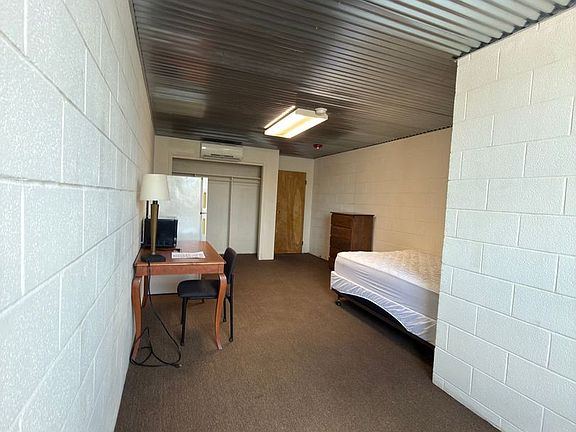 4th image of 1002 N Pine St #14N