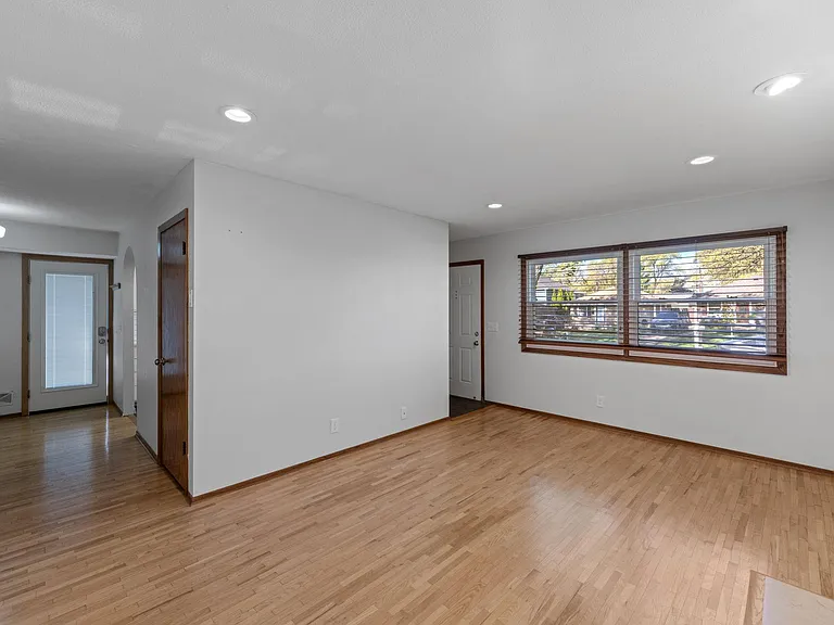 4237 Ottawa Ave S — Photo 4