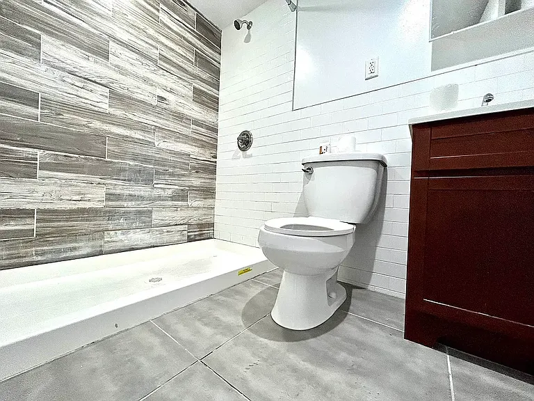 65 Glen St #1A — Photo 8