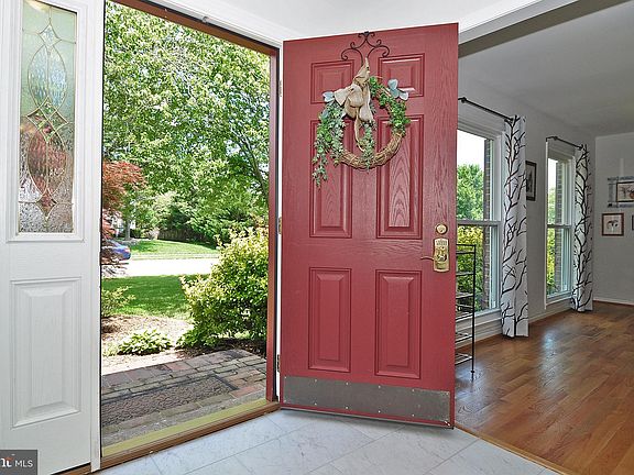 3rd image of 13893 Silver Moon Ln