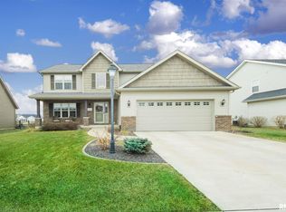 1724 Retriever Ln, Washington, IL 61571