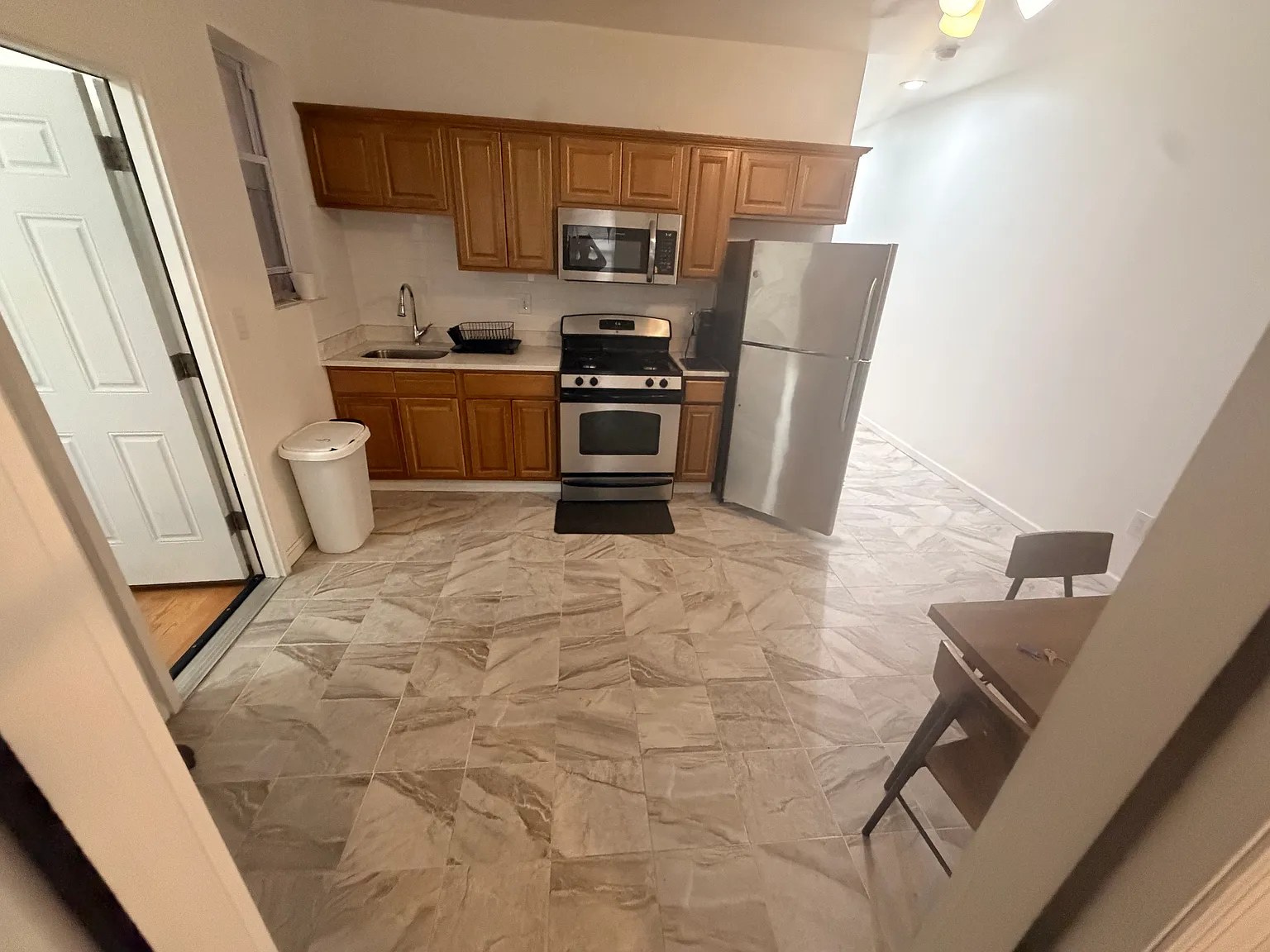 3 bed, 1200 sqft, $3,500 — Photo 1