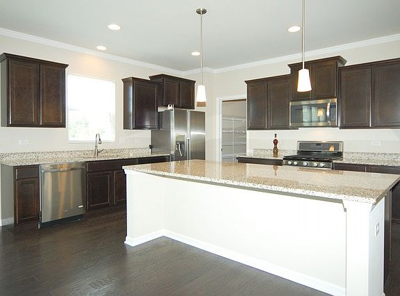 5th image of 3561 Crestwood Ln
