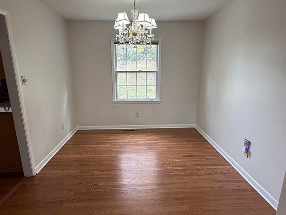 4th image of 2709 Briarwood Dr SE
