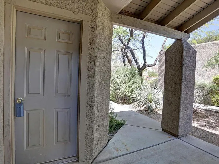 108 N Champagne Pl — Photo 31