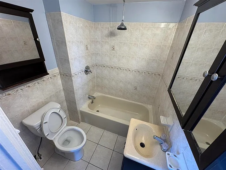 8906 Tonnelle Ave — Photo 12