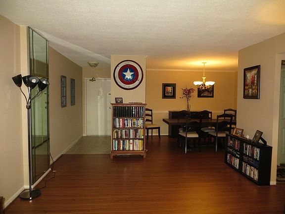 5th image of 1300 Army Navy Dr APT 829