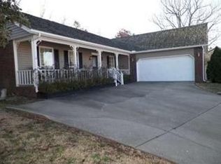 1231 W Countrywood Cir, Rogers, AR 72756
