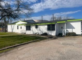 1216 W 9th St #1, Freeport, TX 77541