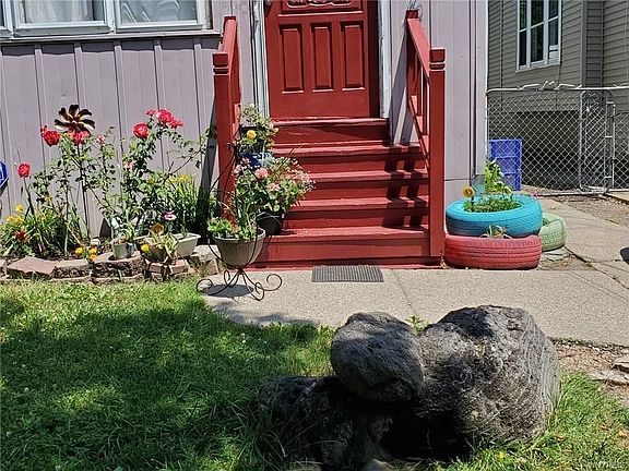 4th image of 101 Beatrice Ave