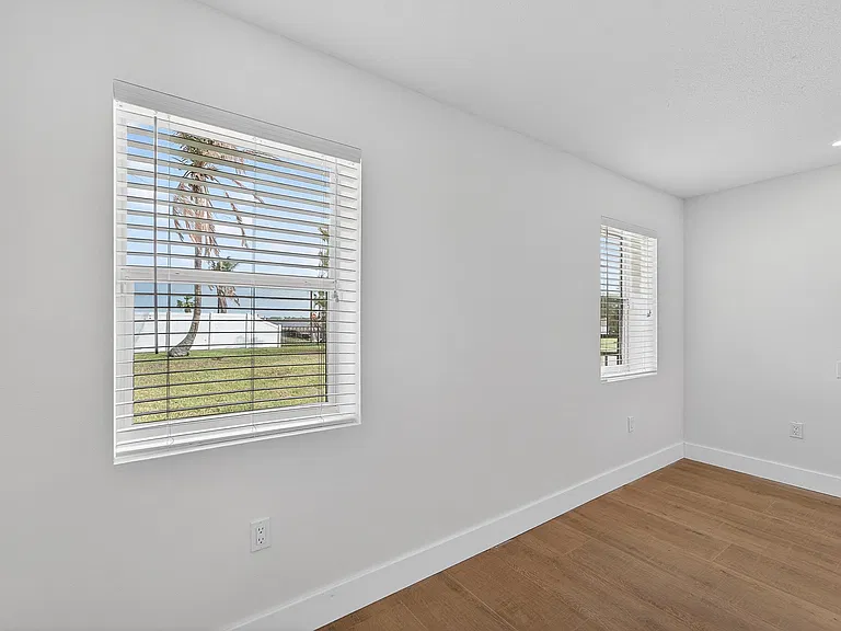 1839 Saint George Dr — Photo 29