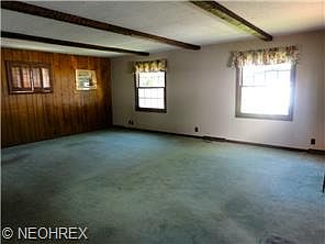 5th image of 36 Aylesboro Ave