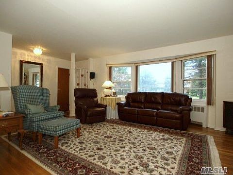 4th image of 16 Hennessey Dr