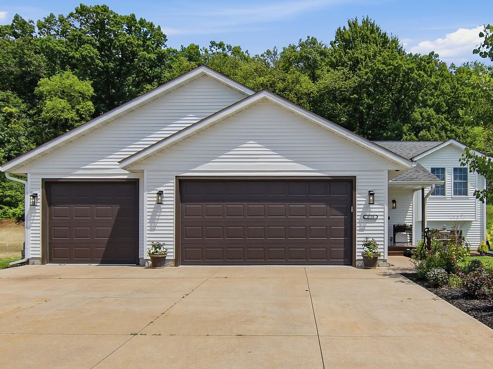 1st image of 3798 Nicholas Dr