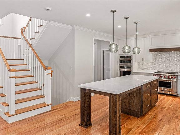 4th image of 17 April Way