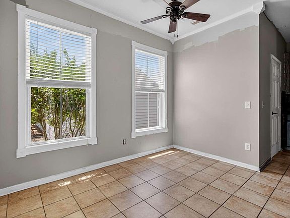 4th image of 235 Cameron St