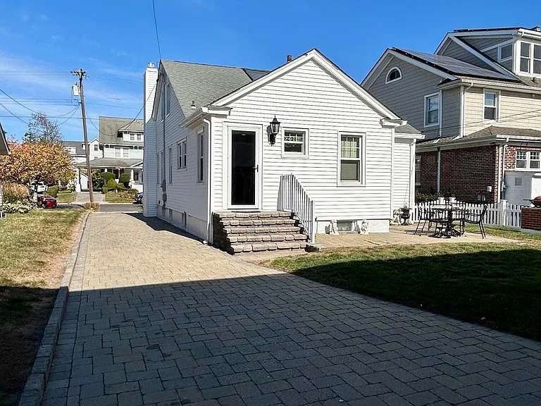 303 Evergreen Ave — Photo 25