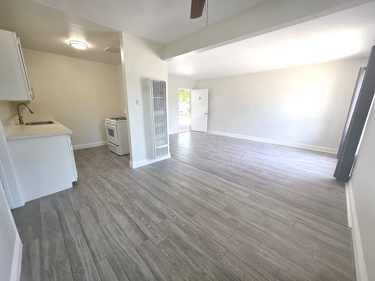 Building Photo - 1013 S Tamarack Dr #3