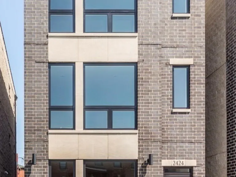 2424 W Fillmore St #1 — Photo 1