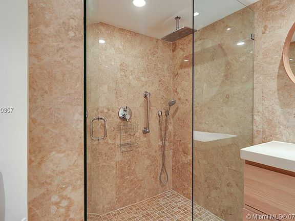 5th image of 2555 Collins Ave APT 1611