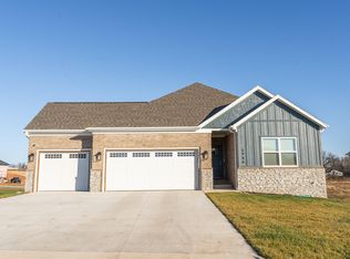 1258 Doubletree Dr, Springfield, MO 65810