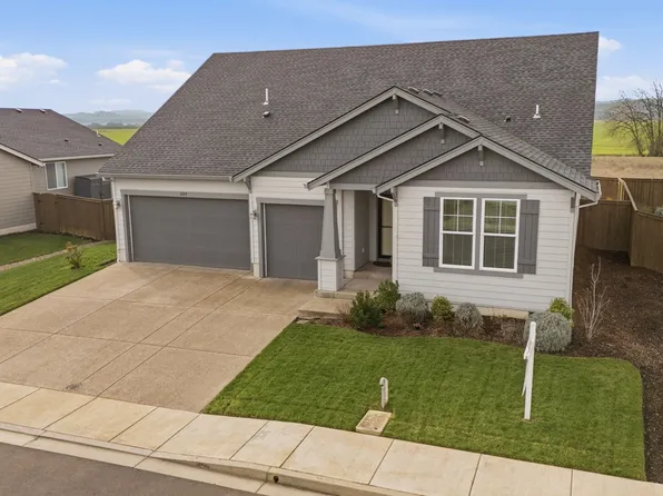 1429 Gladiola Dr, Junction City, OR 97448