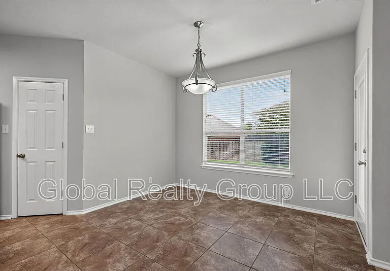 228 Crimson Tree — Photo 19