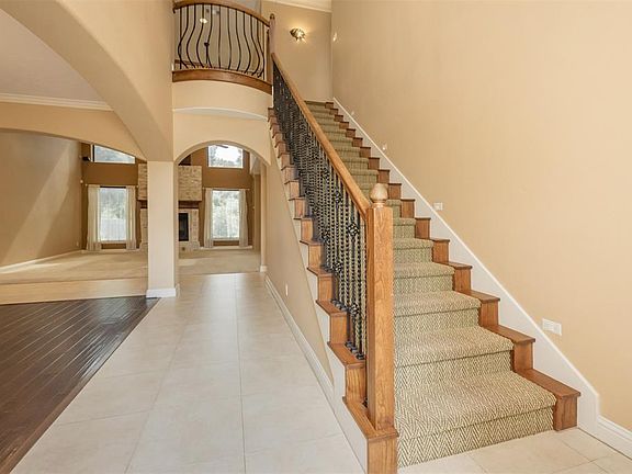 4th image of 4138 Lakepointe Forest Dr