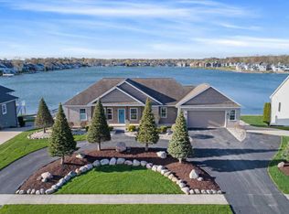 2484 Fillmore St, Jenison, MI 49428