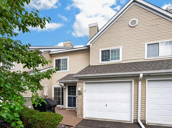 2210 Ranchview Ln N Unit 127, Plymouth, MN 55447