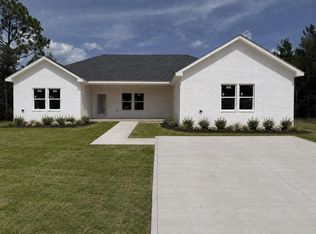 290 E Picasso Cir, Defuniak Springs, FL 32433
