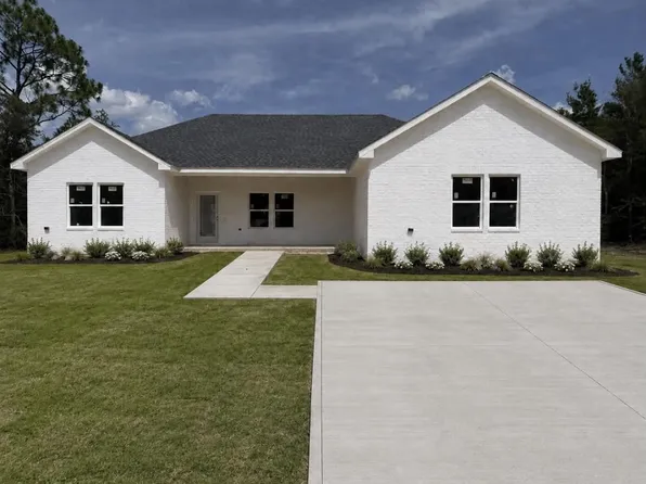 290 E Picasso Cir, Defuniak Springs, FL 32433