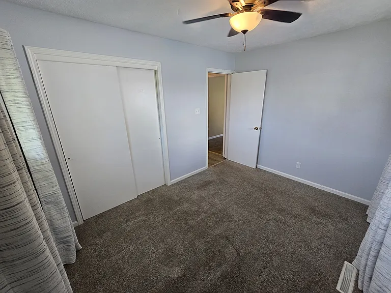 2952 Louise Ave — Photo 16