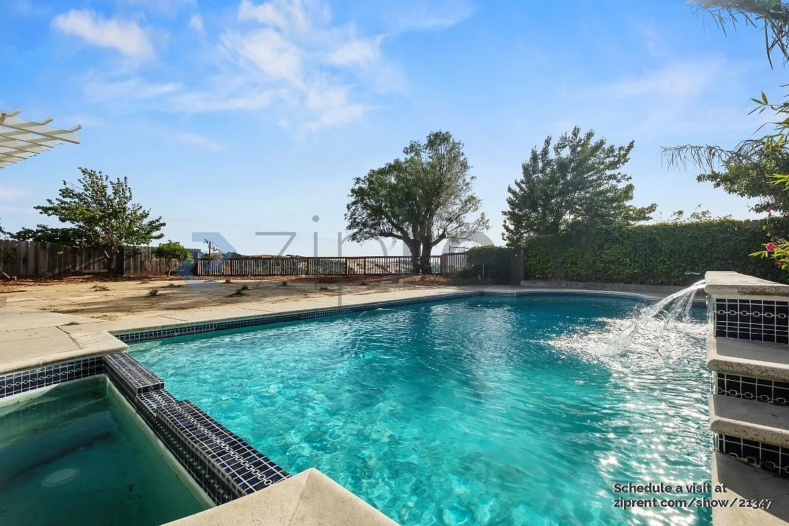 112 Sunflower Ct photo 1