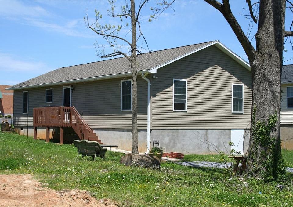 2nd image of 1304 E Watauga Ave