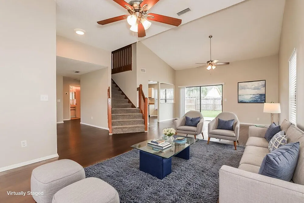 4 bed, 2.5 bath, 2069 sqft, $2,910 — Photo 4