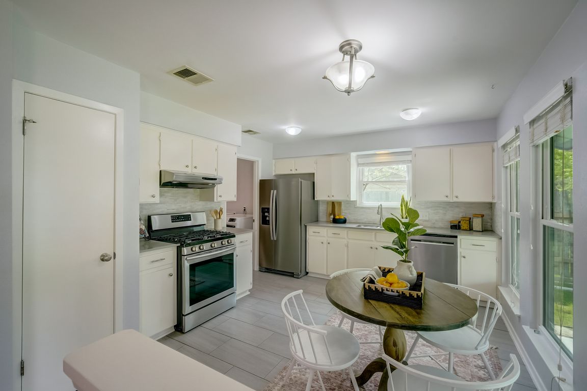 13200 Lamplight Village Ave, Austin, TX 78727 MLS 7930127 Zillow