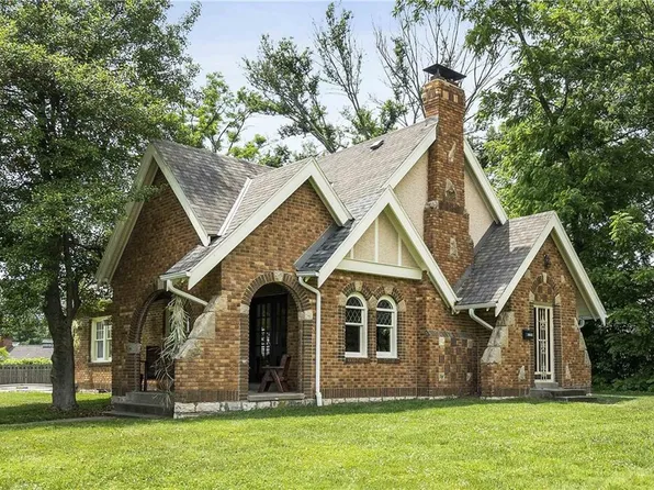 11701 Johnson Dr, Shawnee, KS 66203