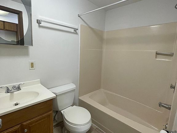 5th image of 725 W Michigan Ave #1