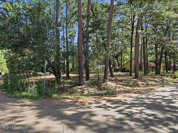 4th image of 138 Dogwood Cir