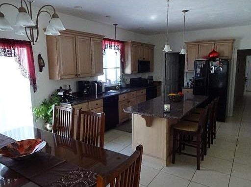 3rd image of 31 Blackthorn Dr