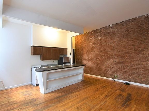 2nd image of 159 Kane St APT 1B