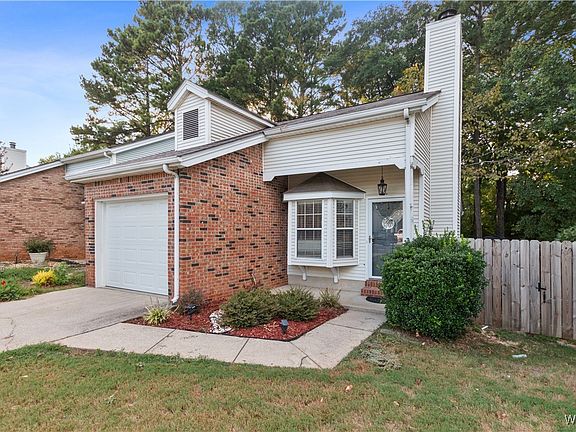2nd image of 2928 Robinwood Ln