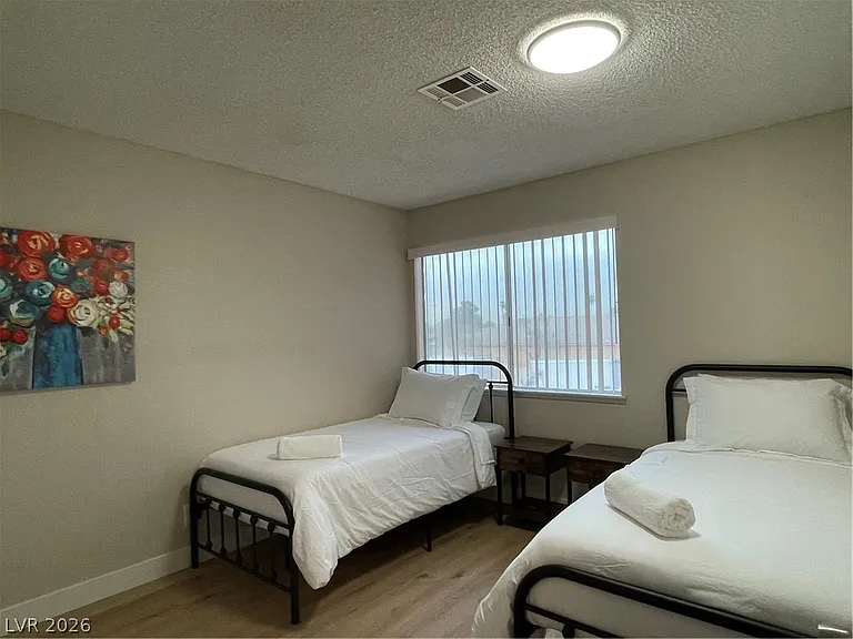 3823 El Camino Rd — Photo 23