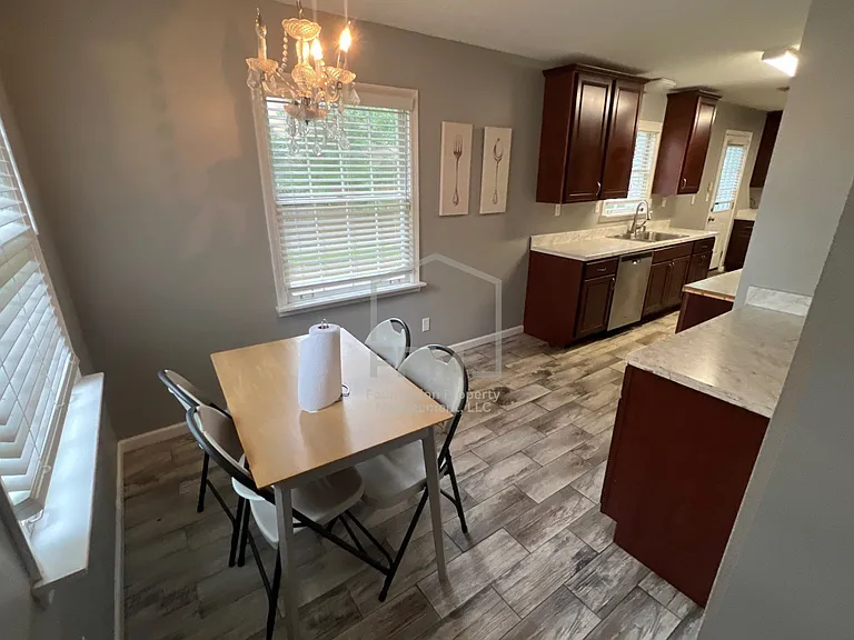 6236 Haddington Dr — Photo 5