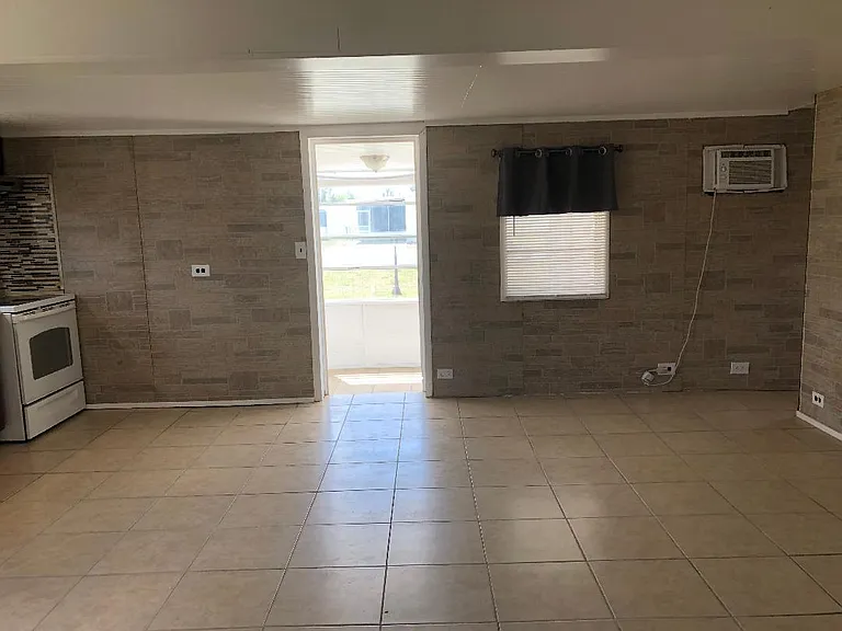 29156 Crawford Ave — Photo 5